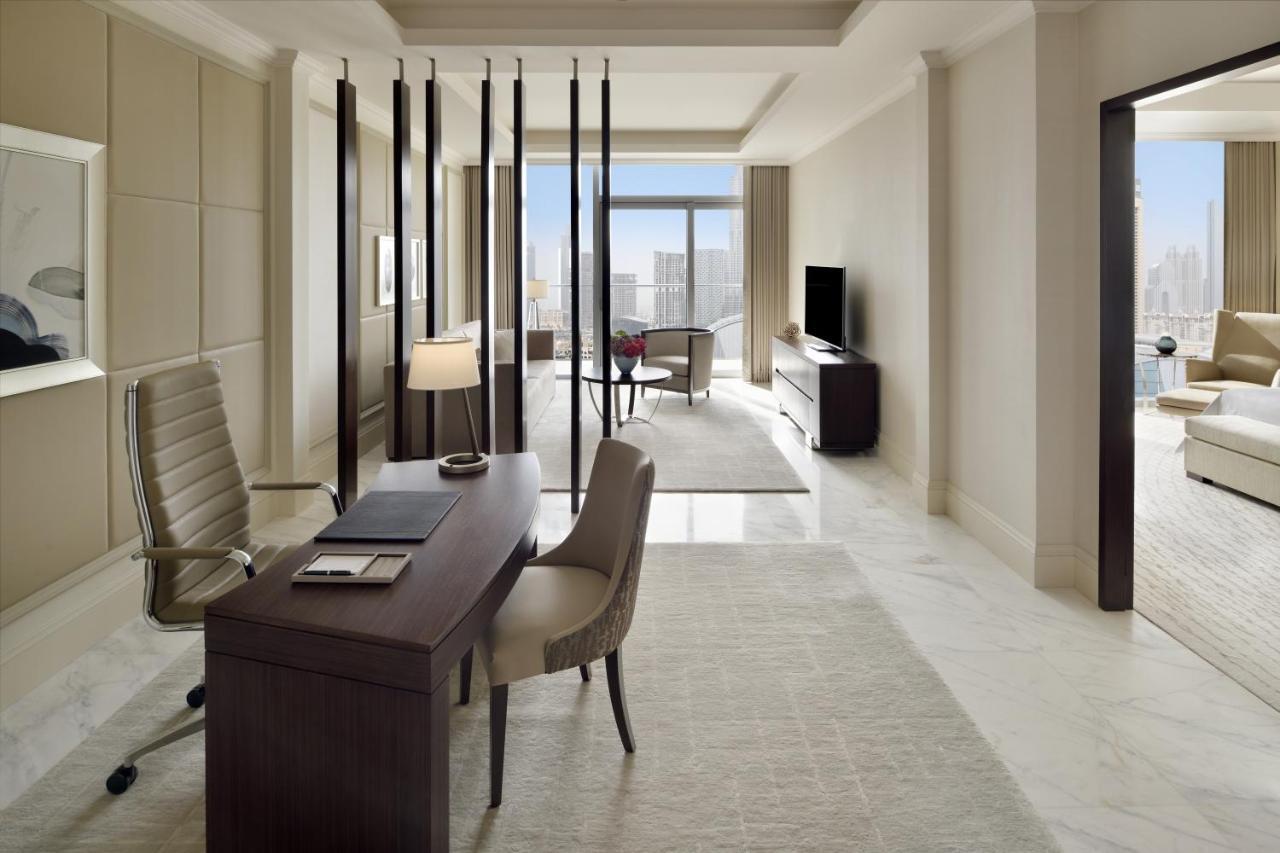 Premier Suite Burj Khalifa and  Fountain View – Lounge access  serving lunch, afternoon tea, and dinner,999982098:JPEG