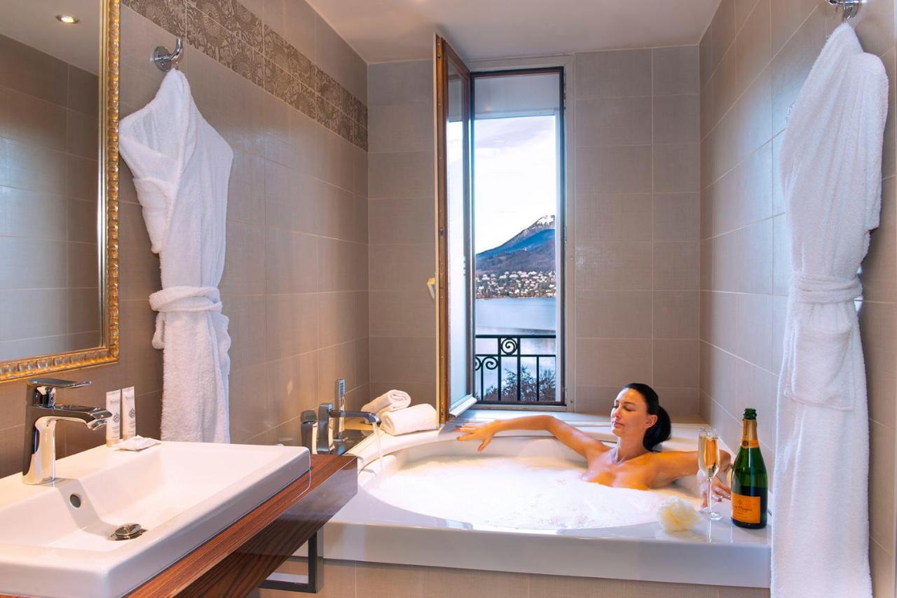 Elegance Room - Lake side with balcony - Double or Twin beds