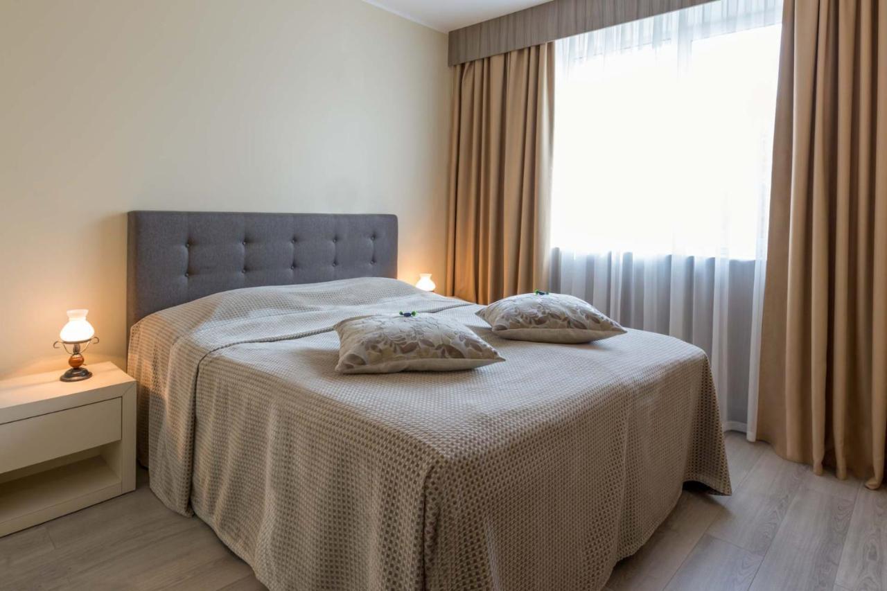 One-Bedroom Suite Spa Access,925827046:JPEG