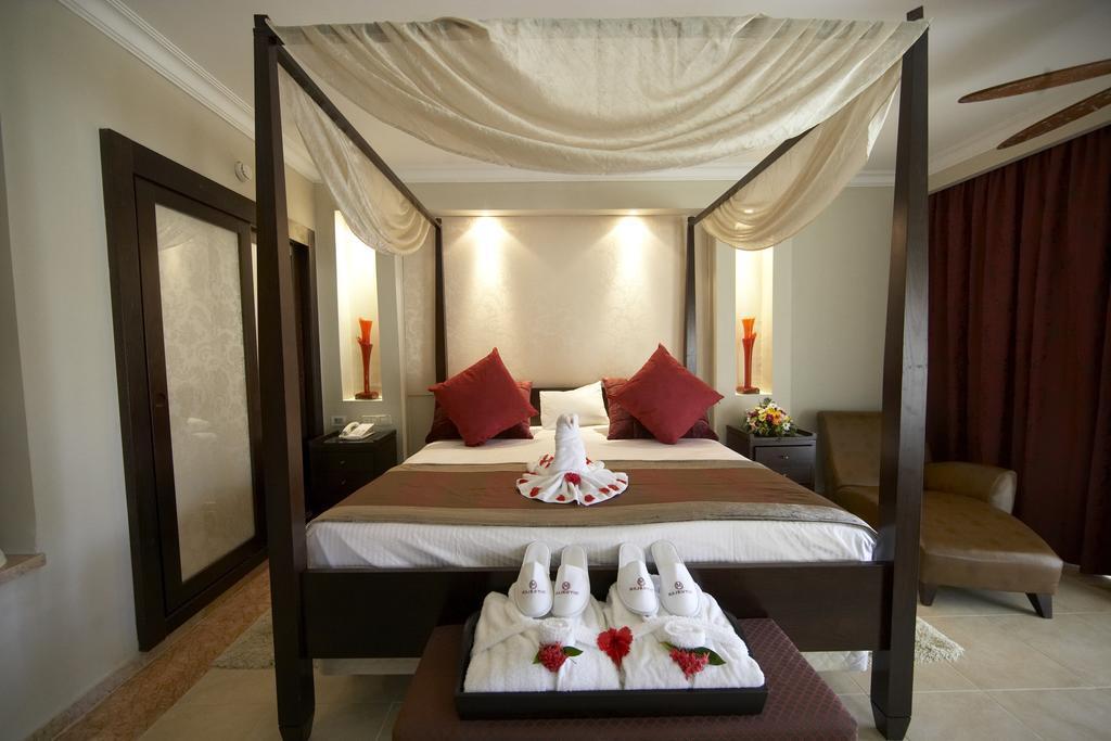 Elegance Club One-Bedroom Suite with Jacuzzi (Adults Only, 18+) - Free WiFi,716373130:JPEG
