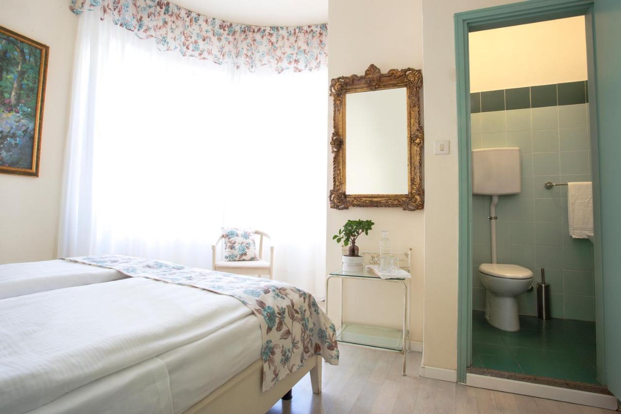Double Room,945337042:JPEG
