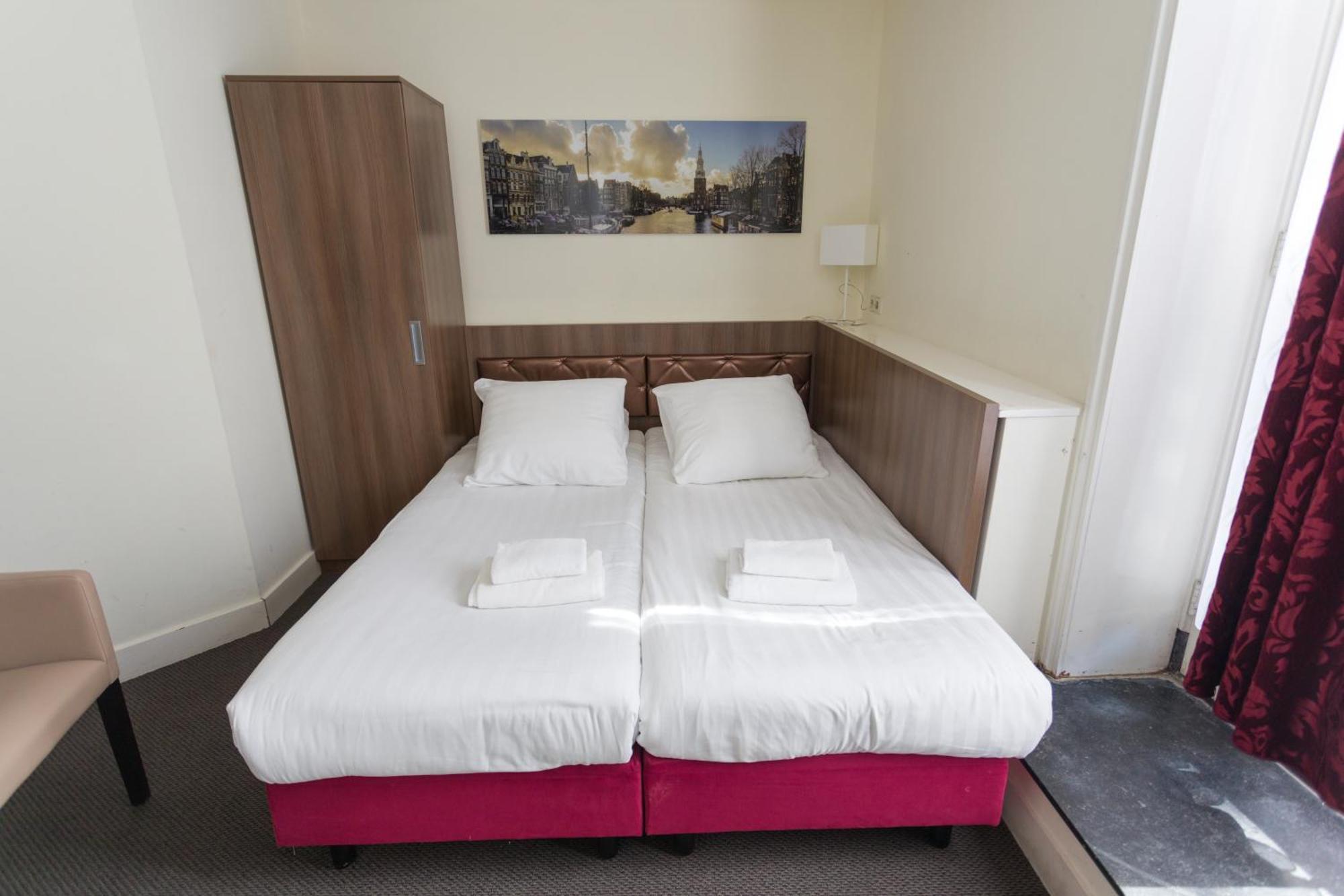 Small Twin Room Souterrain