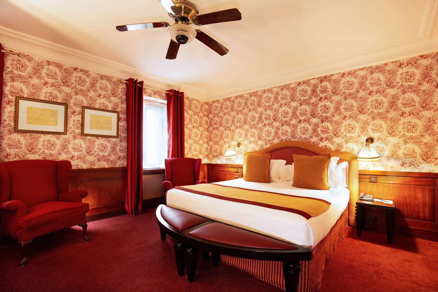 Deluxe King Room Non-Smoking