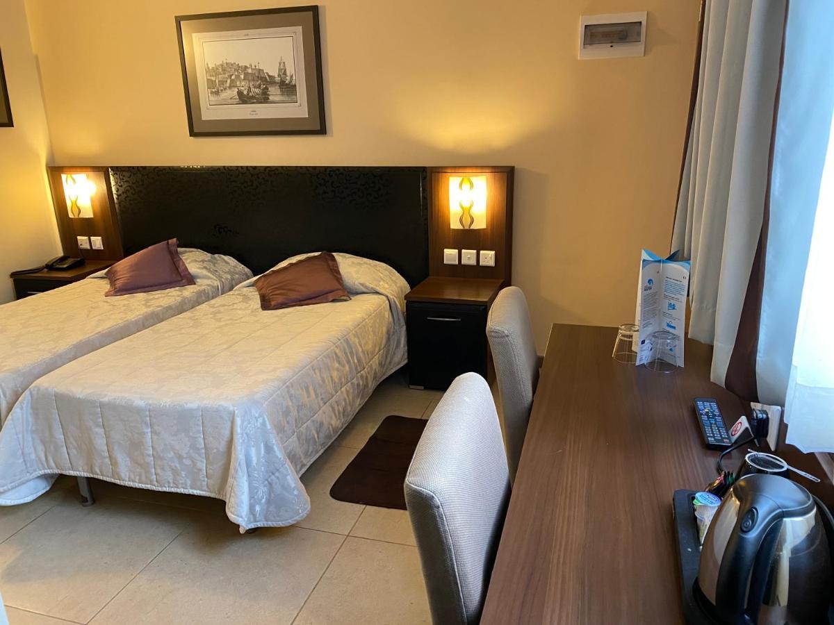 Economy Double or Twin Room Internal View,959325271:JPEG