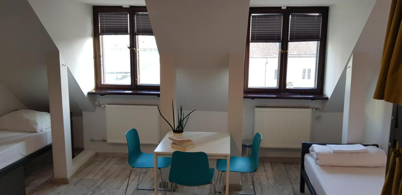 Enkeltseng i sovesal for 6 personer