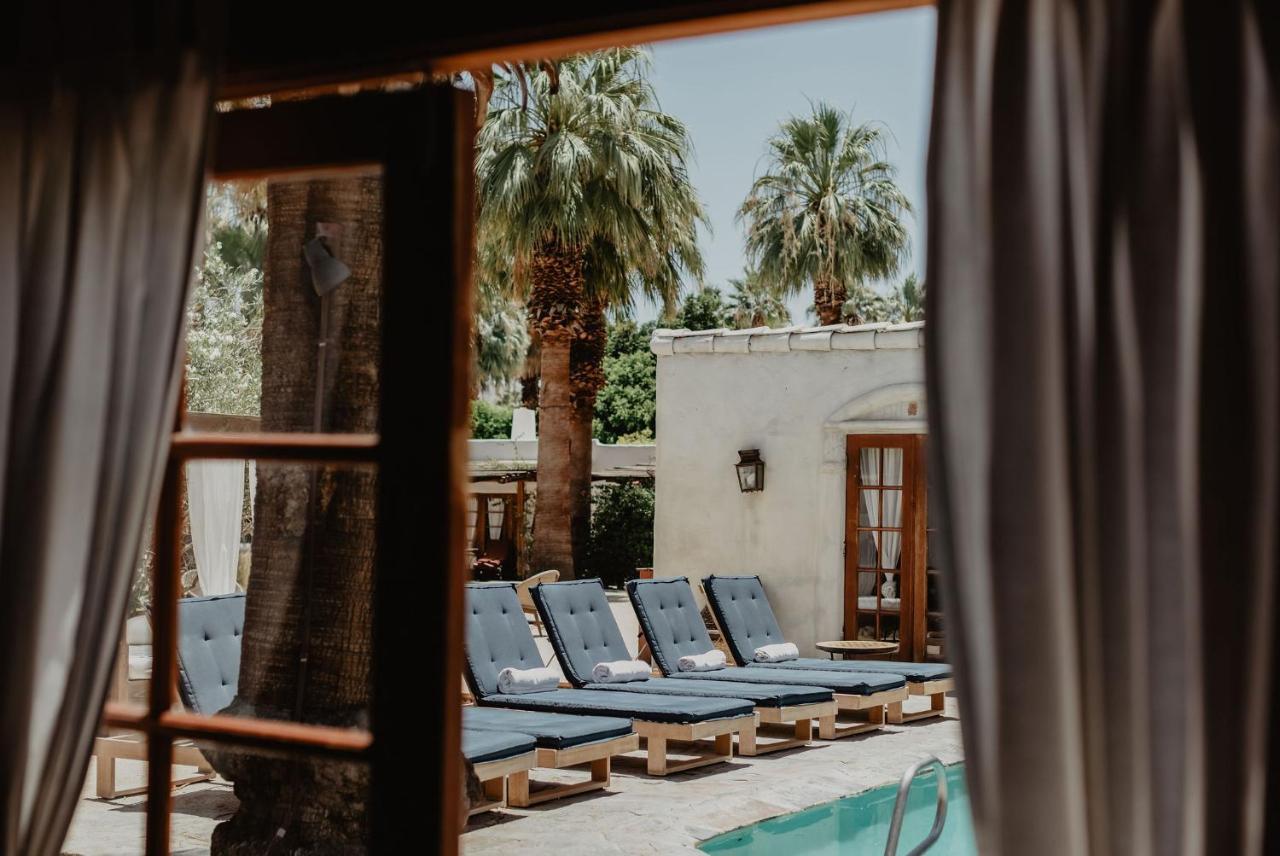 Queen Suite Ionean Bungalow
