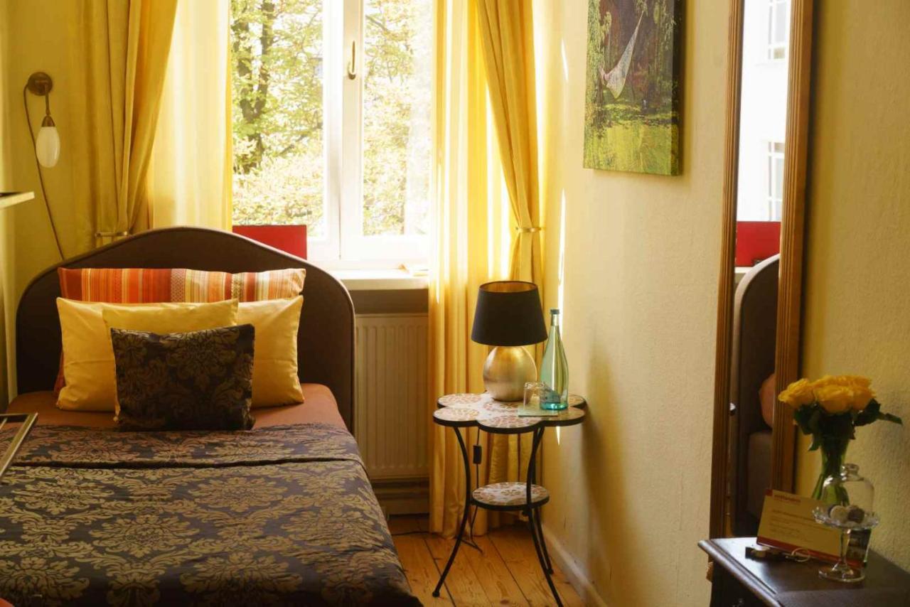 Single Room with Shared Bathroom,1328257088:JPEG