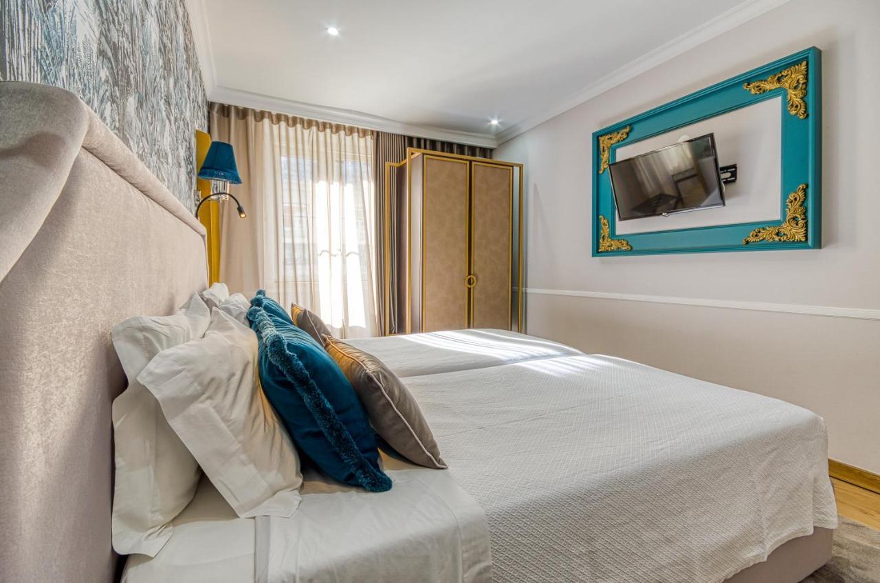 Superior Twin Room Chiado View