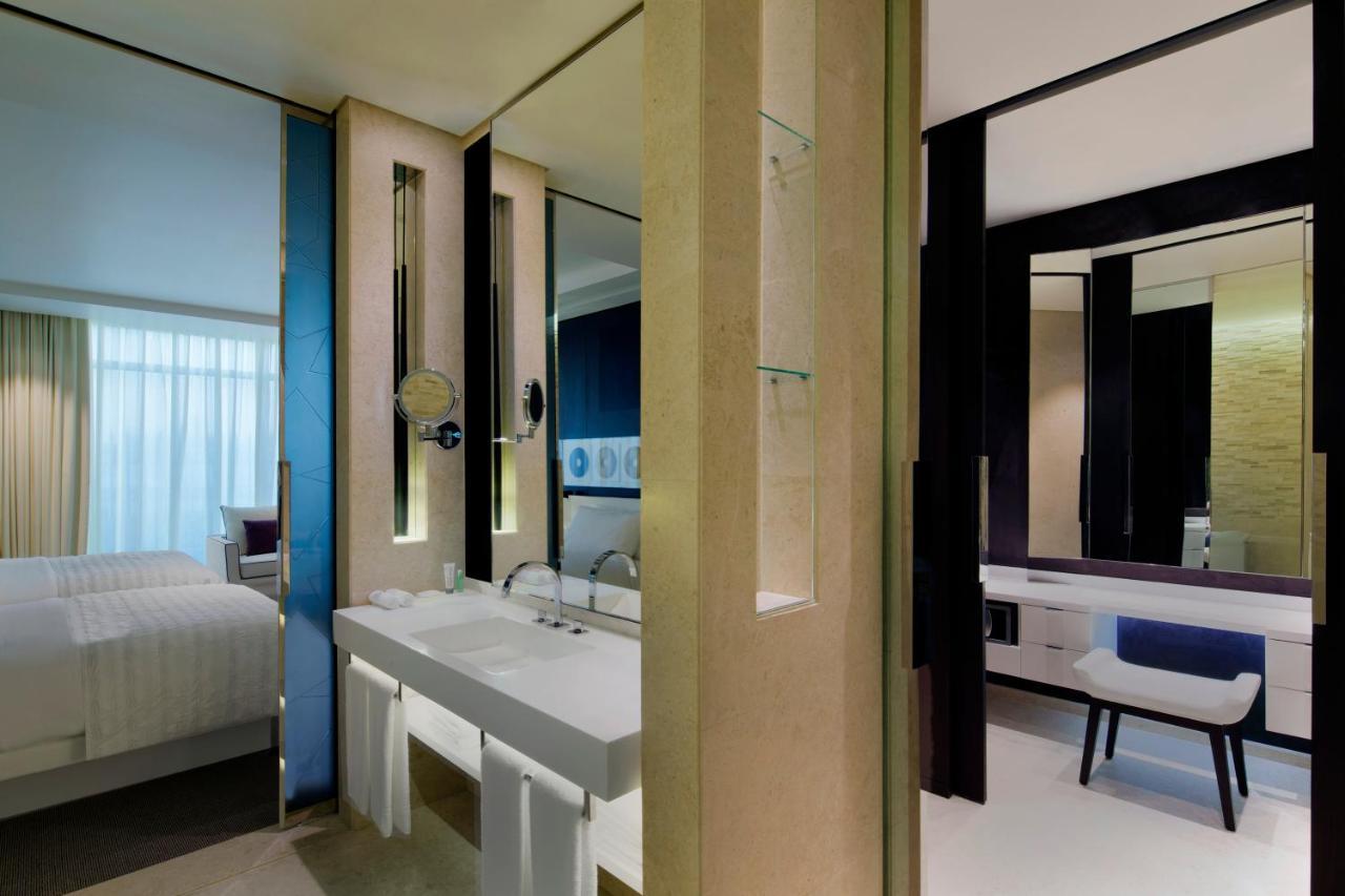 Le Royal Club Twin Room Larger Room Executive Lounge Access