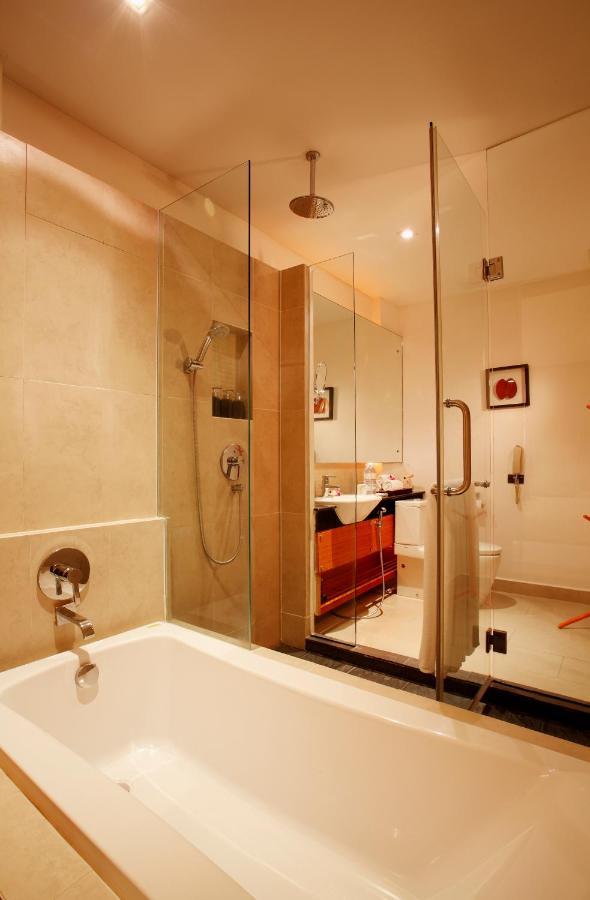 Deluxe Double Room Pool View with Daily Complimentary Minibar