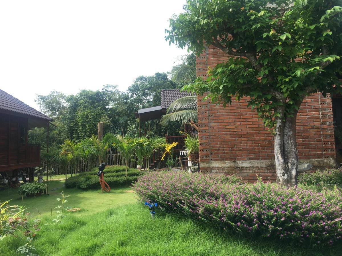 Family Bungalow,984272926:JPEG