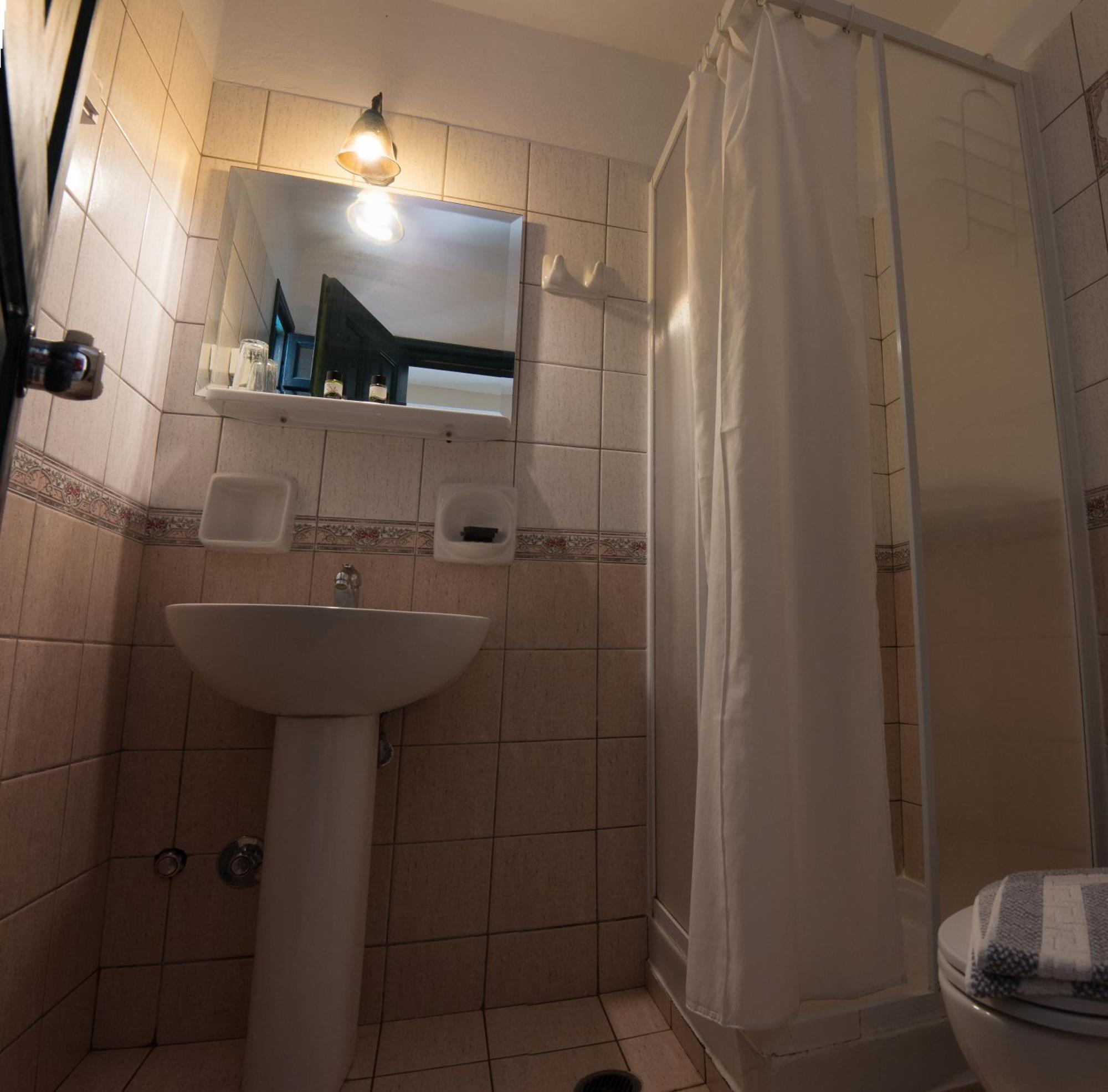 Connecting Room
