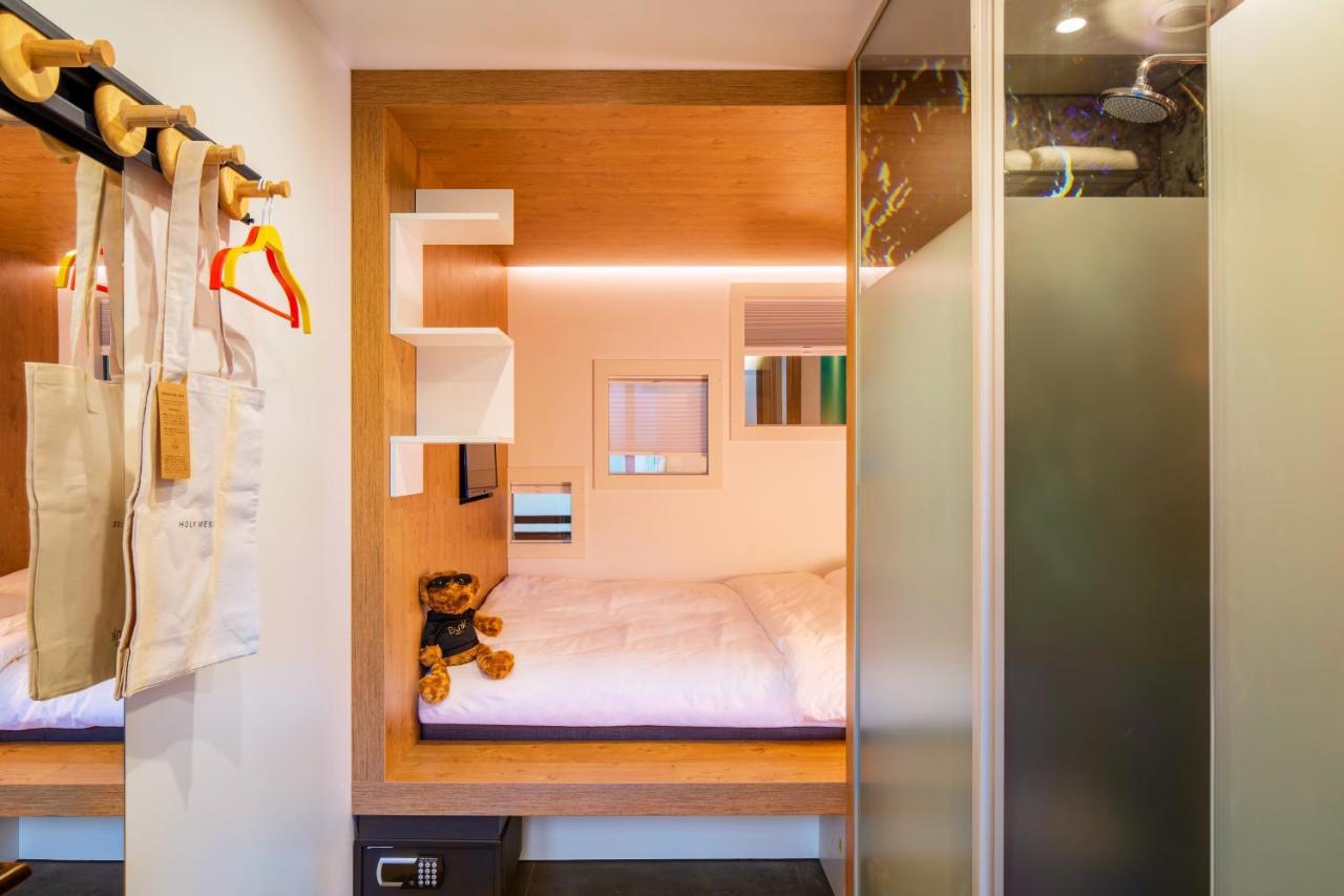 Compact room