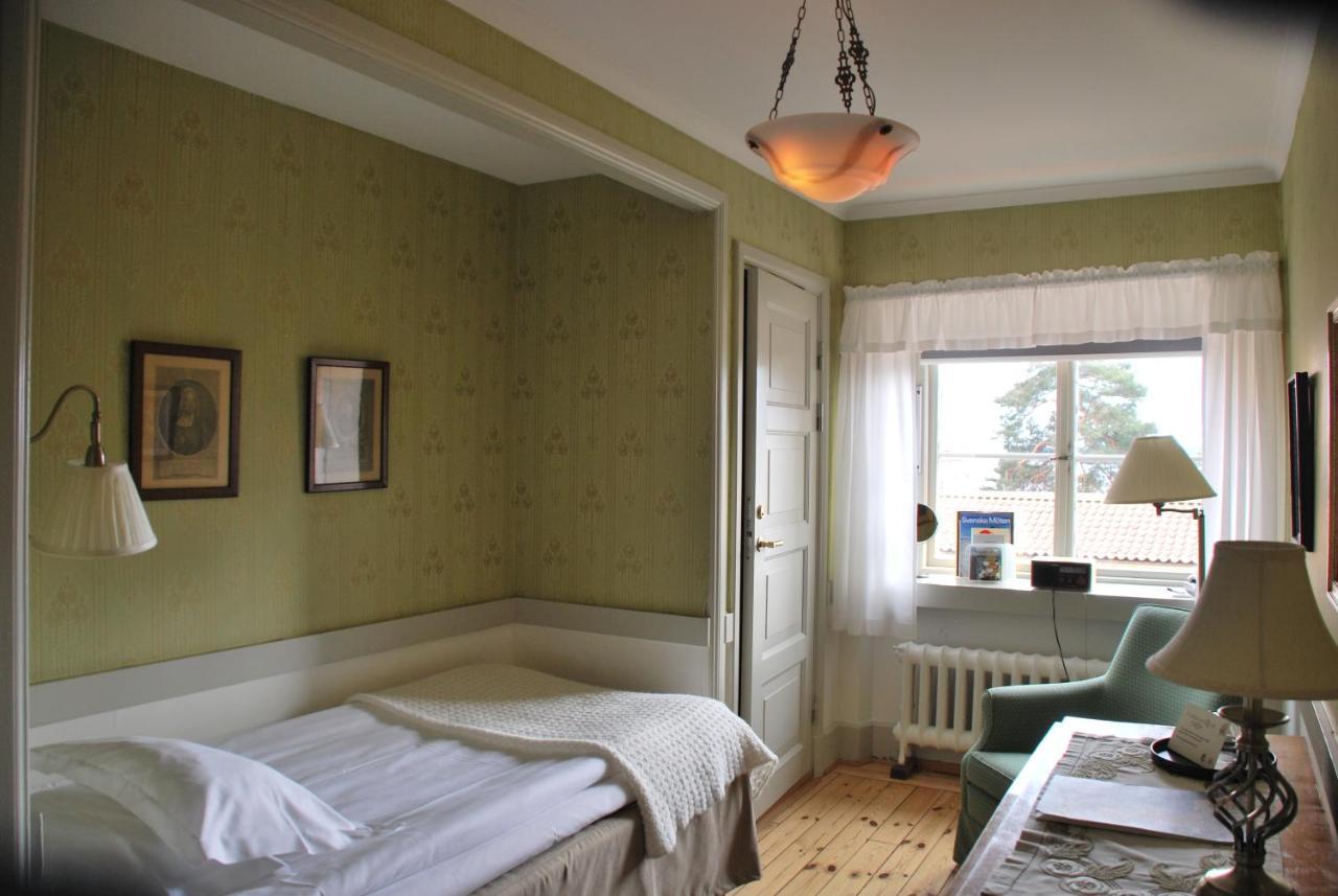 Single Room,990663859:JPEG