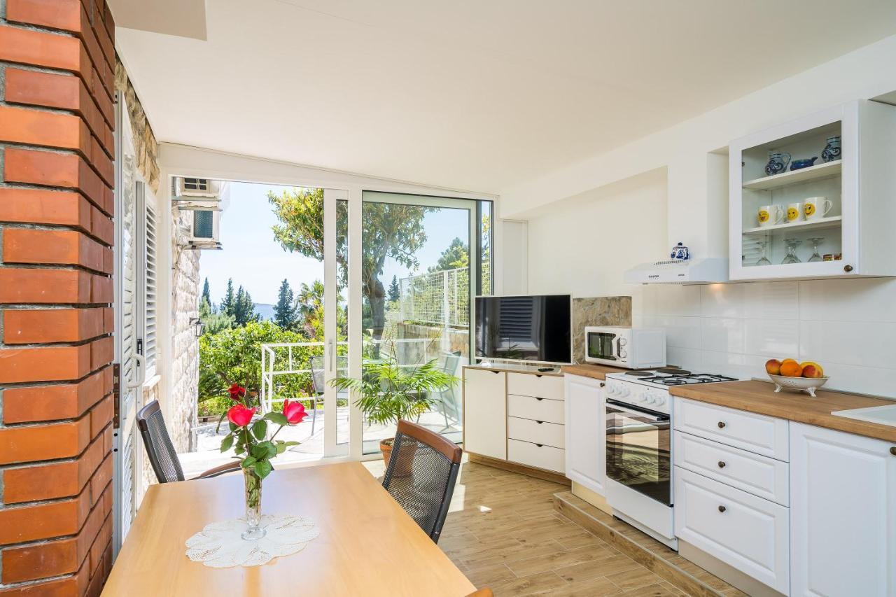 Two-Bedroom Apartment Terrace Sea View