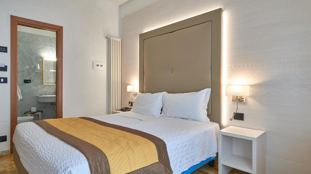 Superior Triple Room,995894767:JPEG