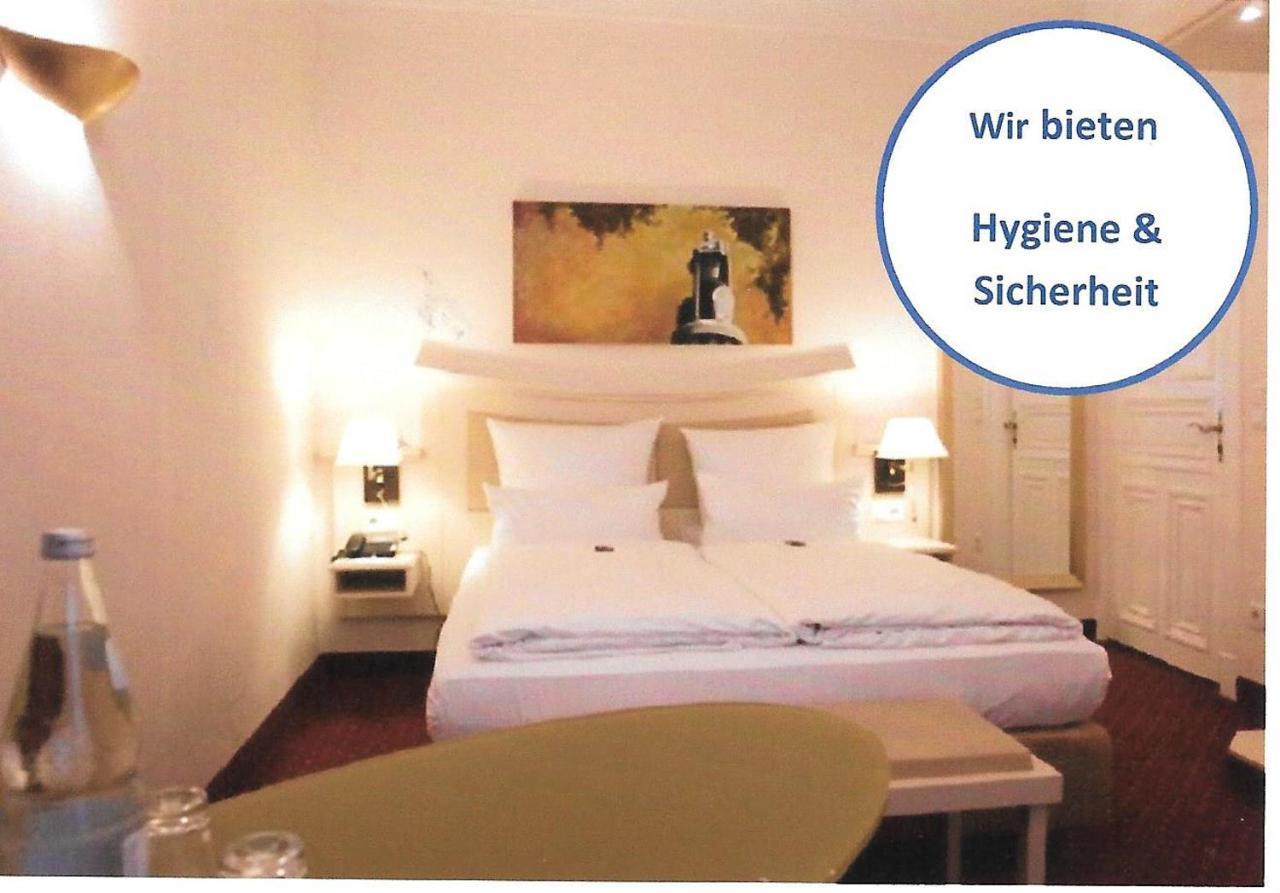 Standard Room Queen-size Bed