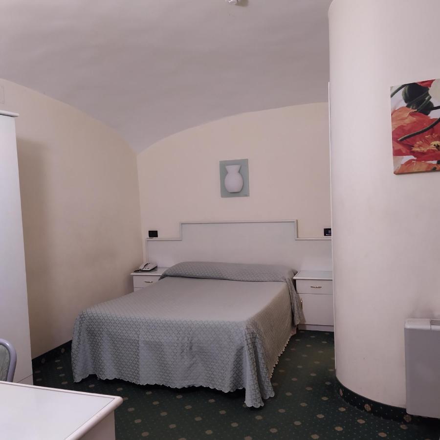 Double Room (1 Adult),958225540:JPEG