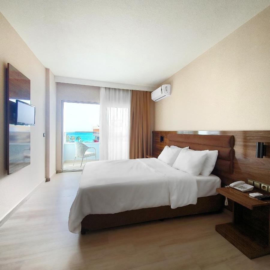 Queen Room with Sea View