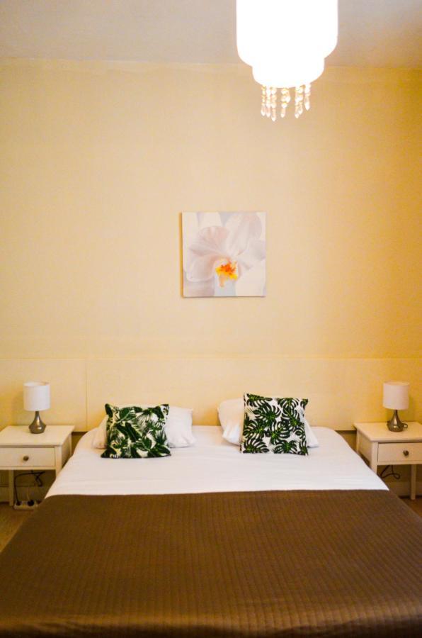 Double Room with Shared Bathroom,998986059:JPEG