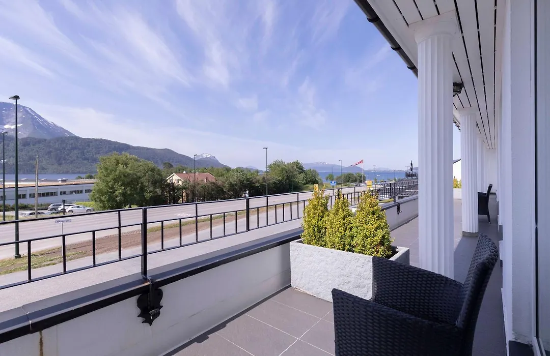 Aursnes Hotell-1