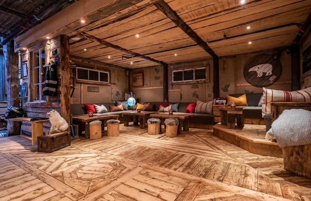 Basecamp Hotel-1