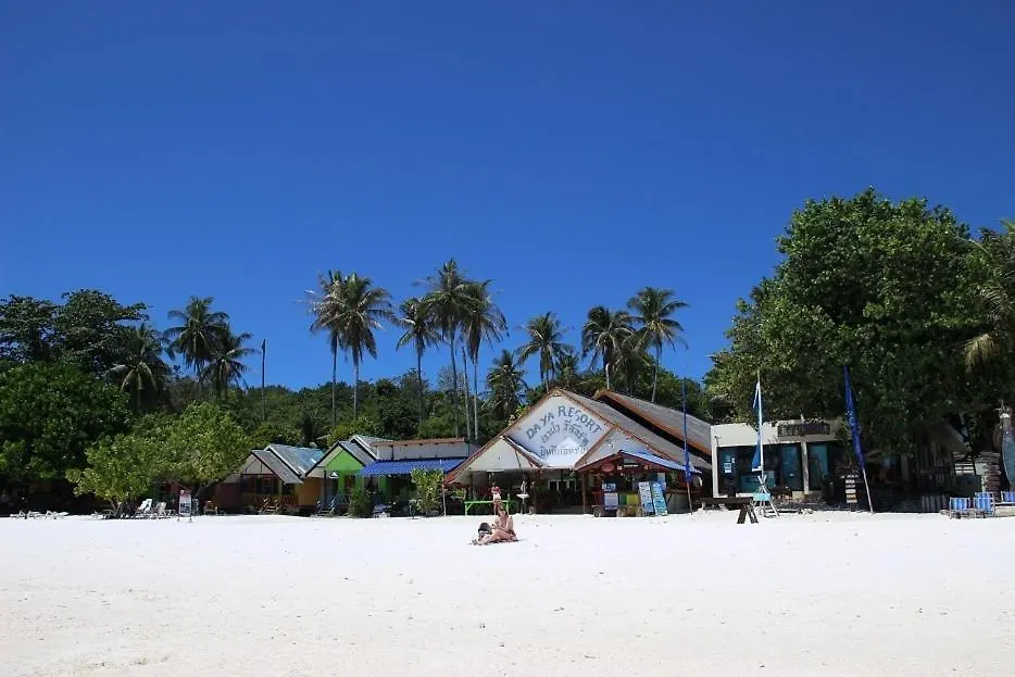 Daya Beach, Lipe Local-1