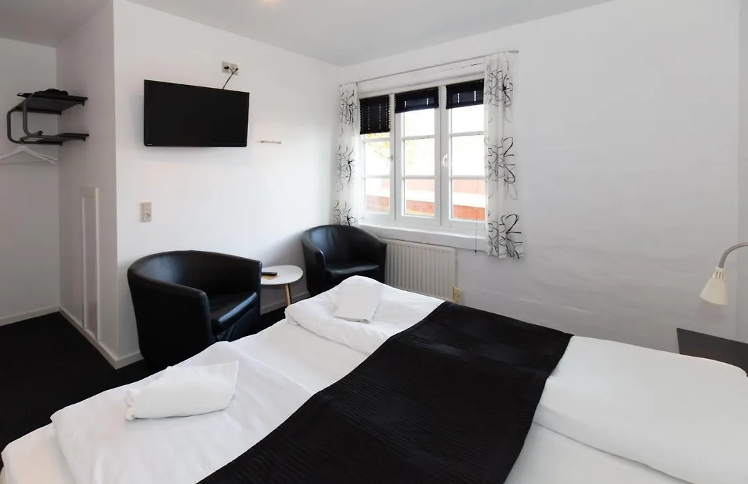 Foldens Hotel Annex-1