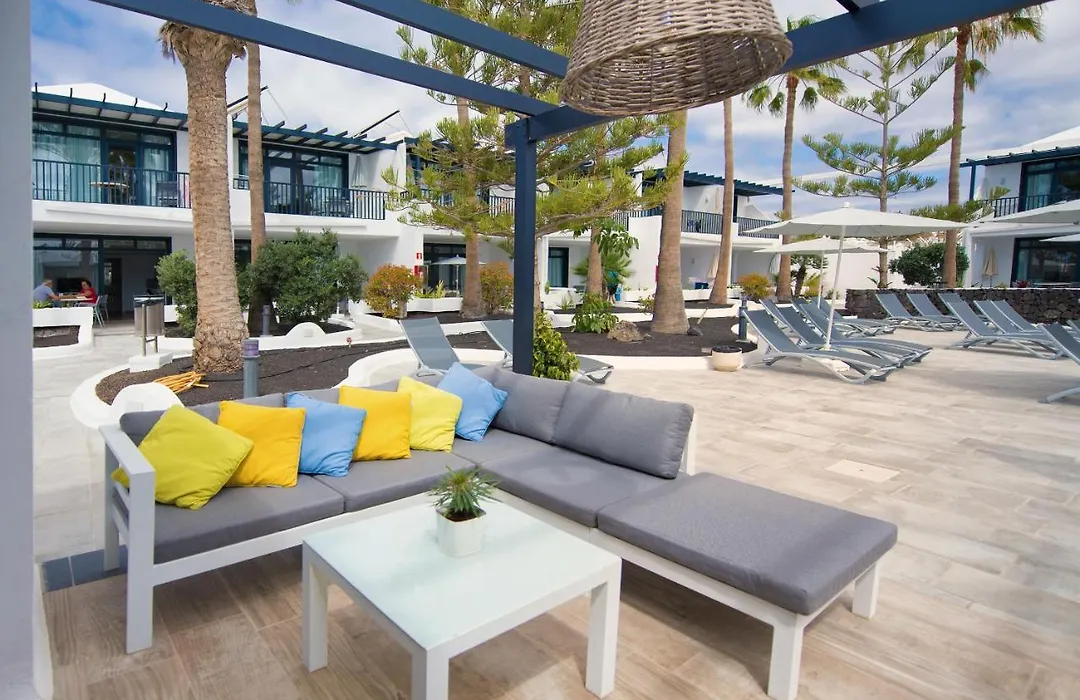 Apartamentos Playamar-1
