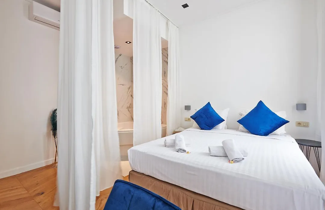 Hotel Les Ecrins-1