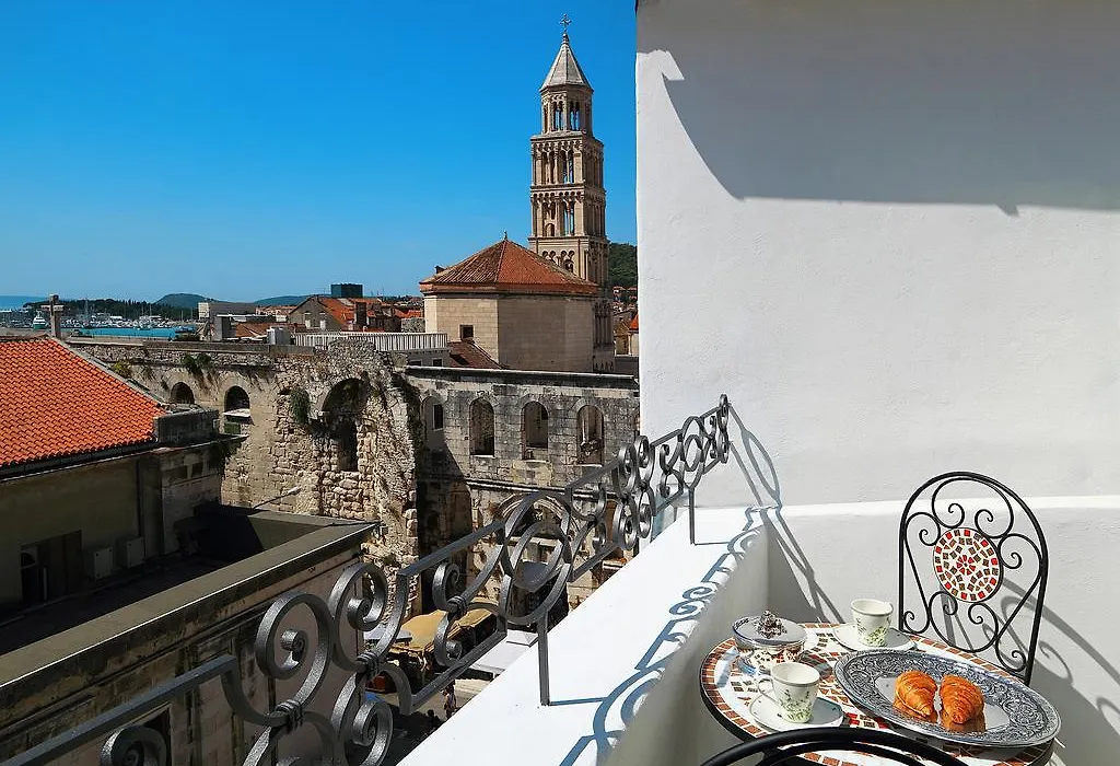 La Porta Luxury Rooms-1