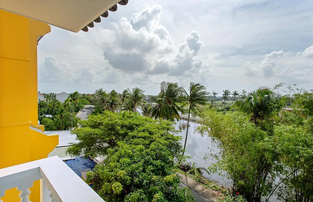 Hoi An Aurora Riverside Hotel And Spa-1