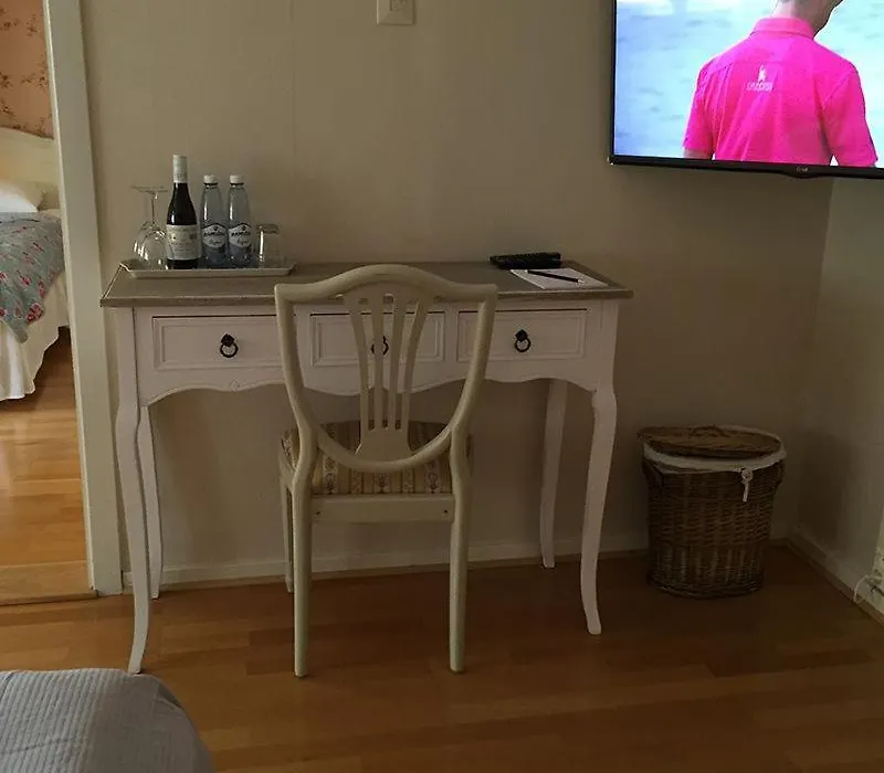 Herrgårds Hotell gyllene Hästen-1
