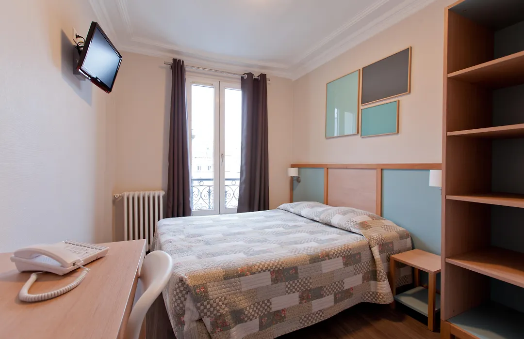 Est Hotel-1