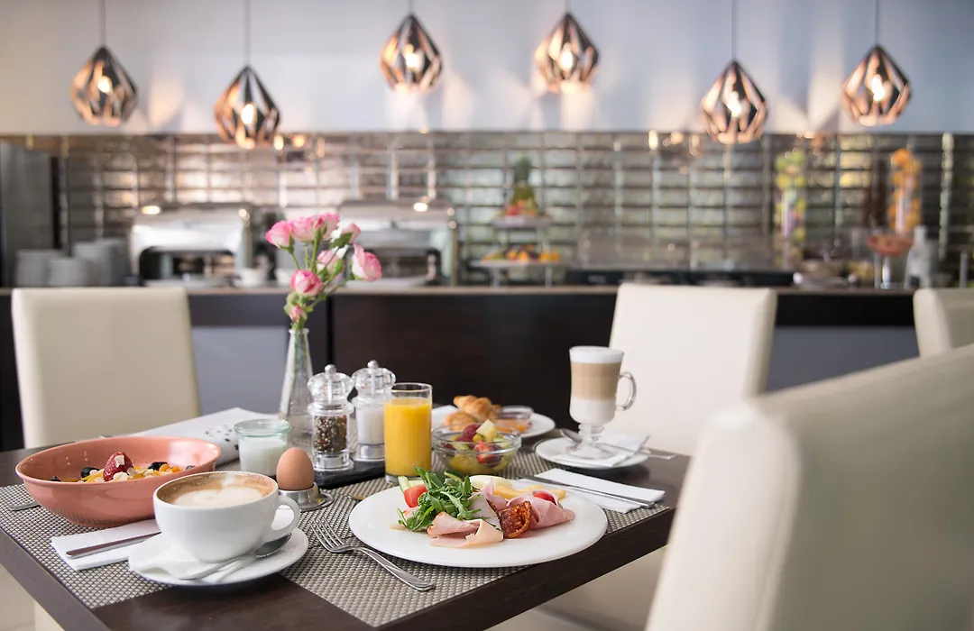 Rubin Wellness & Conference Hotel-1