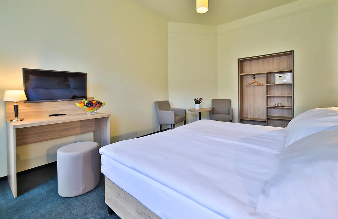 Atlantic Hotel-1