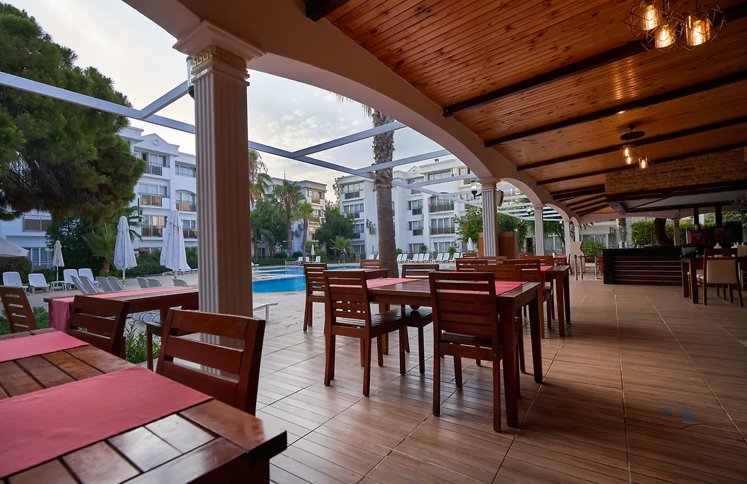 Maya Golf Hotel (Adults Only)-1