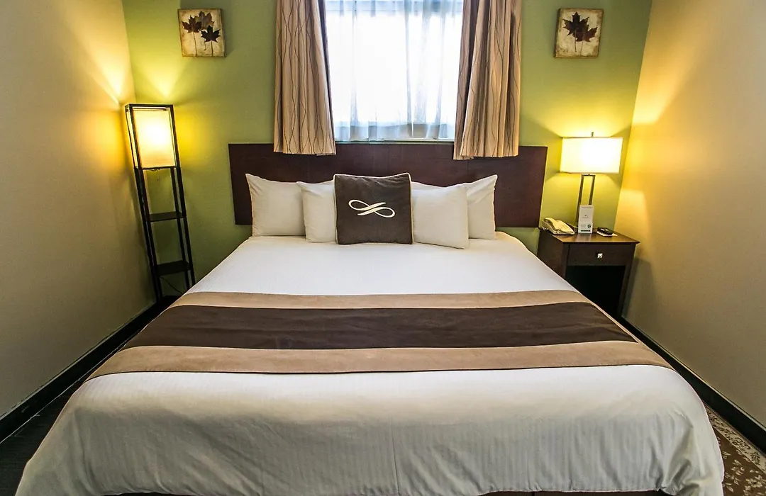 Pointe Plaza Hotel (Adults Only)-1