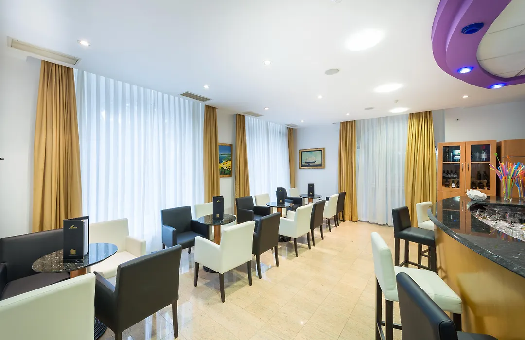 Hotel Komodor-1