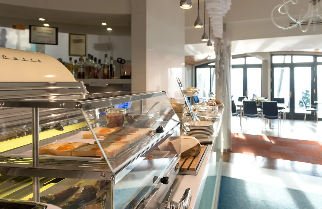 Niebieski Art Hotel & Spa-1