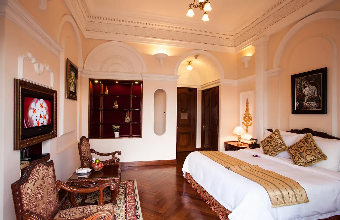 Hotel Majestic Saigon-1