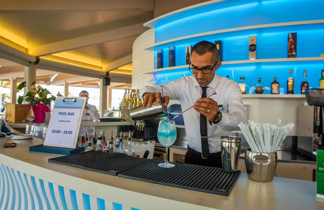 Hotel Baia Di Conte Club & Resort-1
