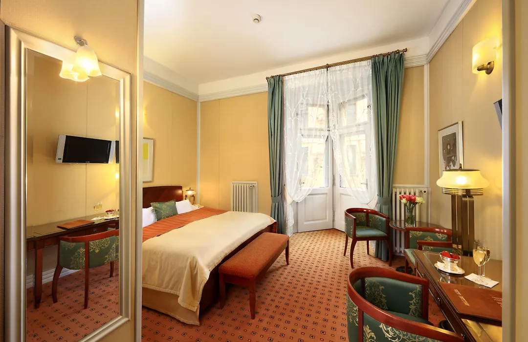 Hotel Paris Prague-1