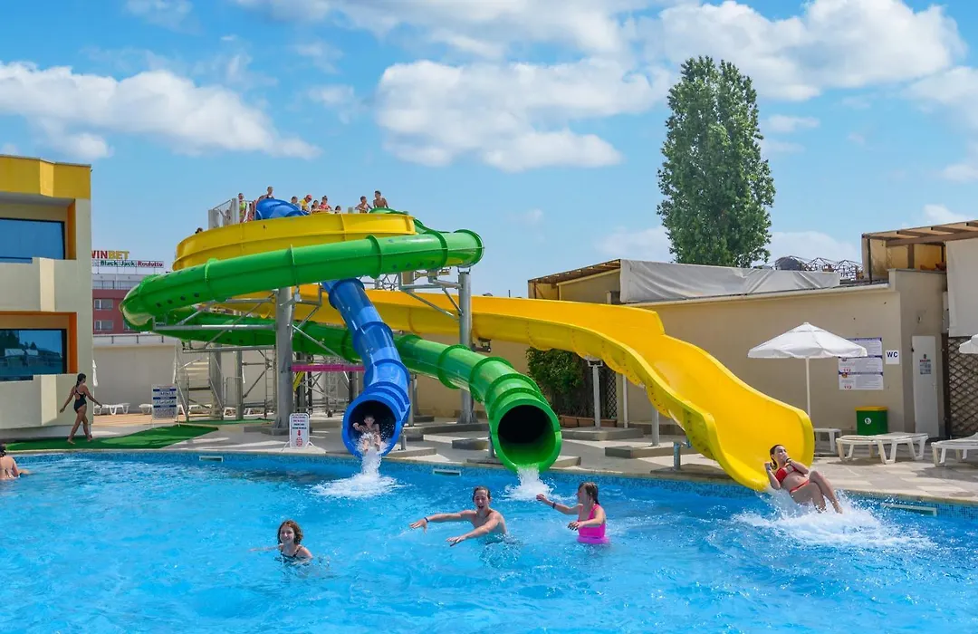 Hotel Glarus Beach& Aqua Park-1