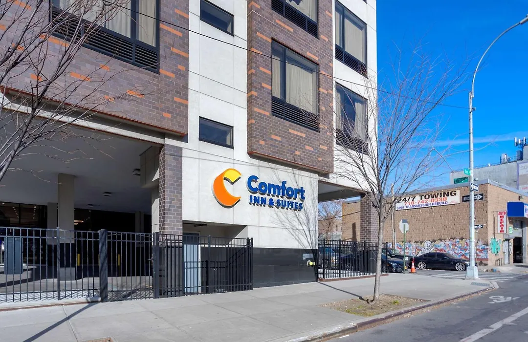 Comfort Inn & Suites Near Stadium-1