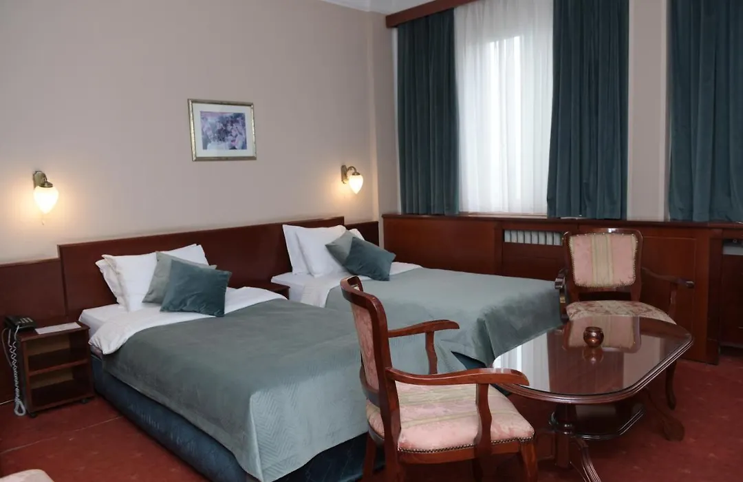 Palace Hotel-1