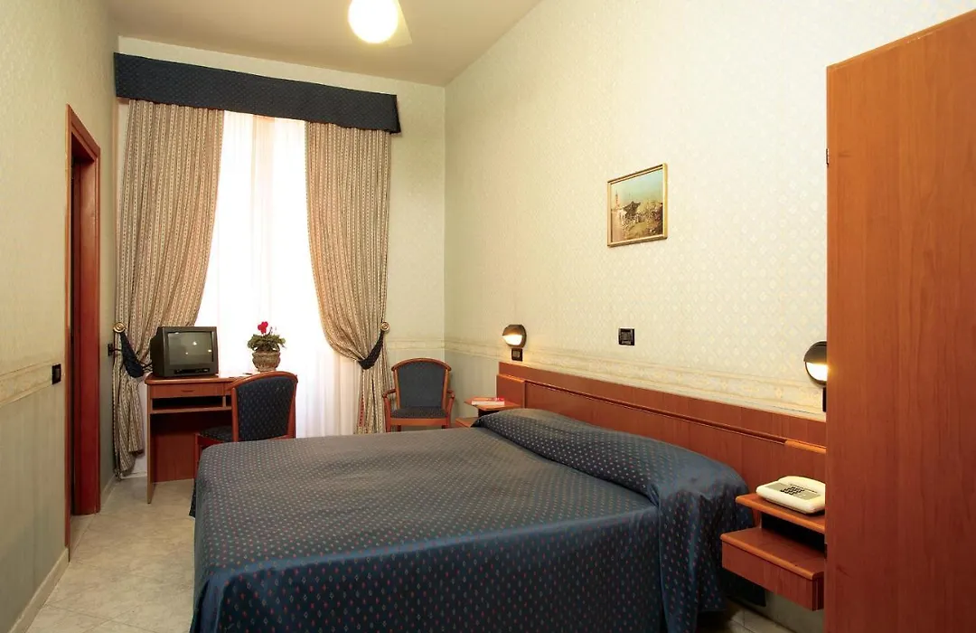 Hotel Dina-1