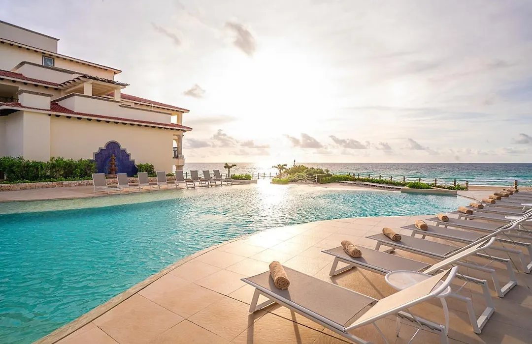 Grand Park Royal Cancun (Adults Only)-1