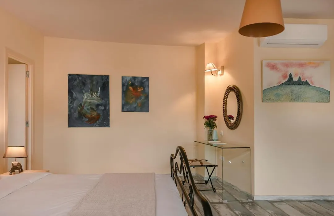 Fileas Art Hotel-1