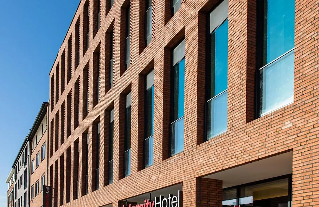 Intercityhotel Hamburg-Barmbek-1